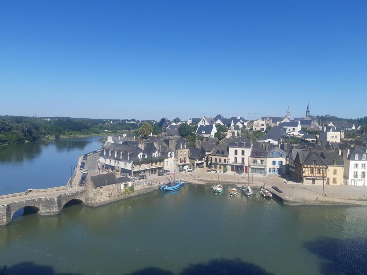 Sur Les Quais De St Goustan - Auray, Cite Medievale De Caractere Abritant Le Port De Saint-goustan - Bretagne Sud Auray