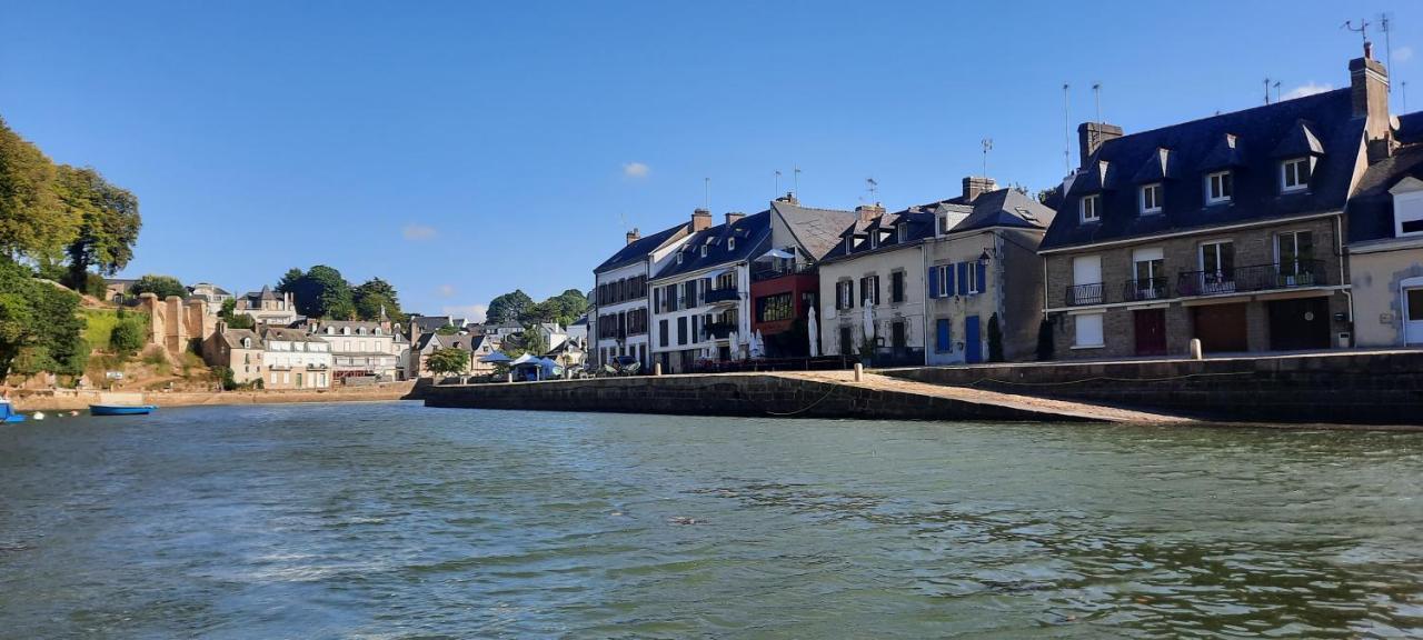 Sur Les Quais De St Goustan - Auray, Cite Medievale De Caractere Abritant Le Port De Saint-goustan - Bretagne Sud * Auray